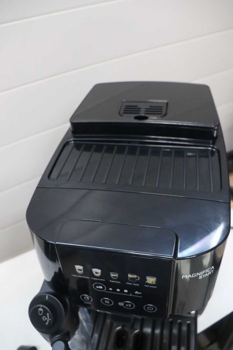 Кафеавтомат Delonghi Magnifica Start ECAM220.91.B с LatteCrema