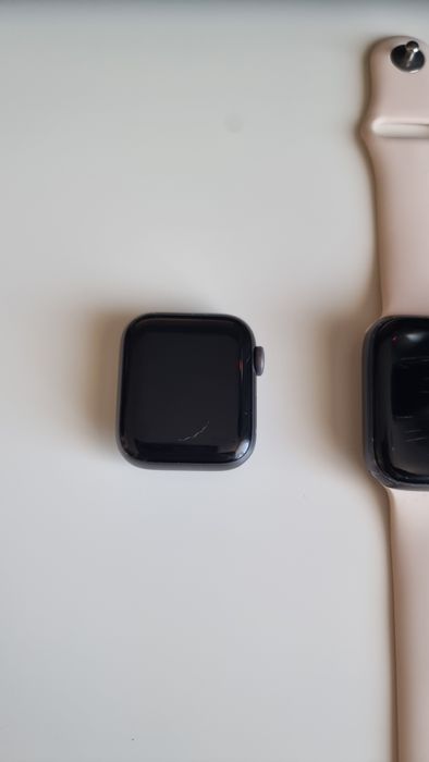 Lot 4 Apple watch serie 5 si 4 Piese de schimb