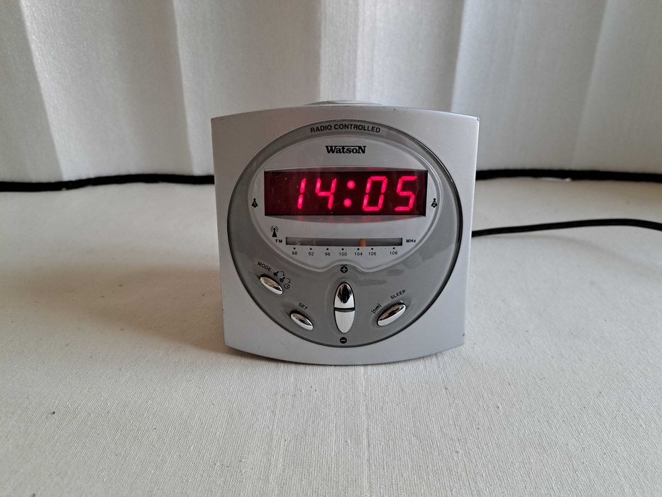 Радио часовник Watson UR 4605.