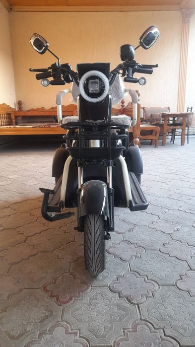 Skuter sotiladi 420$.yangi hali.