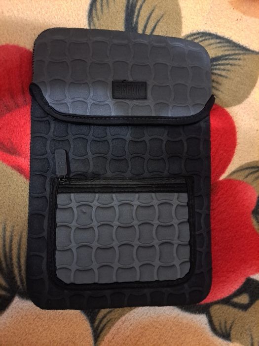 Husa impermeabila si antisoc pentru tableta, laptop de pana la 10,5 in