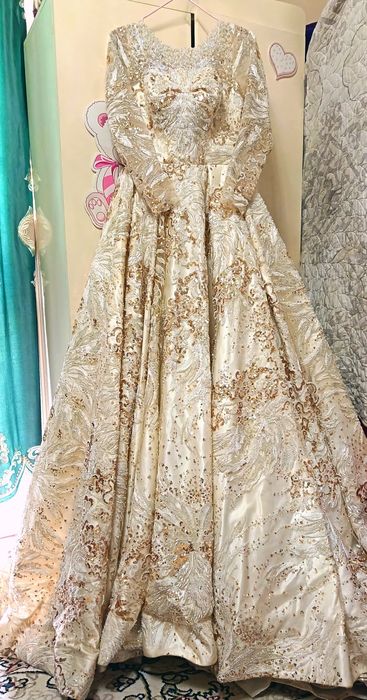 Келин куйлаклар сотилади