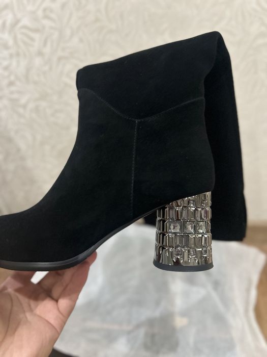 Женские замшевые  сапоги