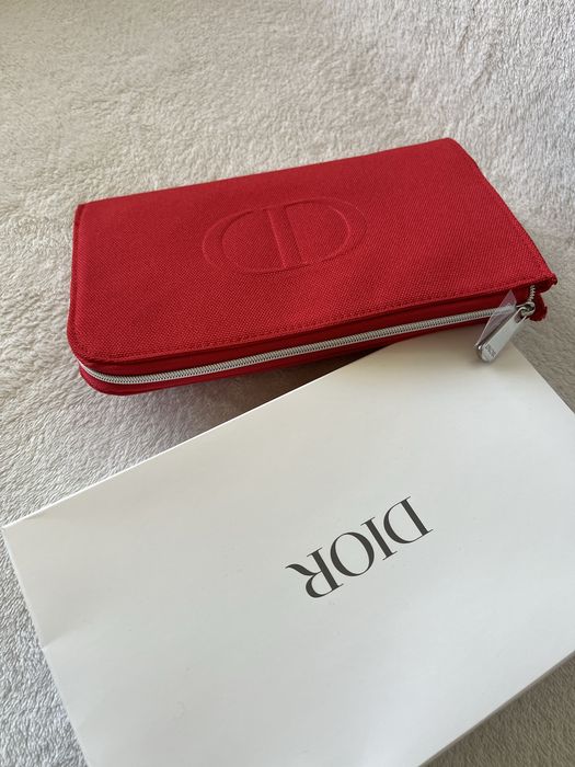 Луксозен кожен козметичен несесер  CH Carolina Herrera за грим за козметика Vichi Sephora Chloe Guerlain Narciso Rodriguez Dior чанта чантичка клъч