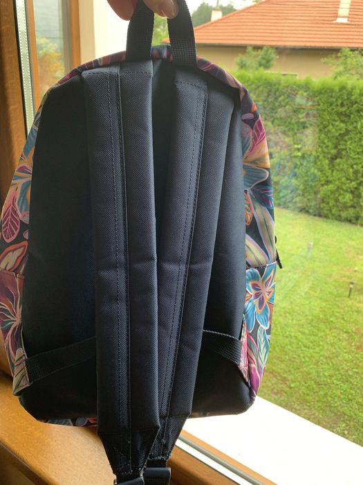 Дамска цветна раница Roxy