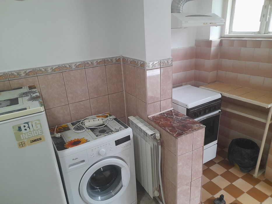 Inchiriez apartament cu doua camere zona crucea garii