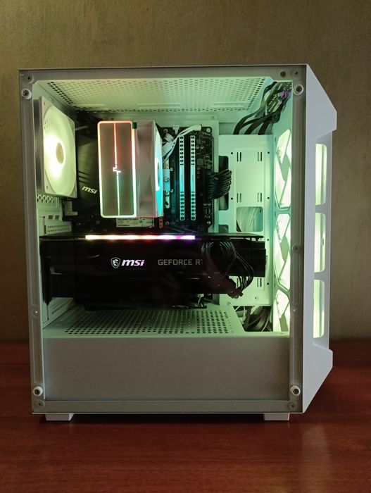 Нов Геймърски компютър  RTX 3070 8GB | Ryzen 5 5600 | 16GB RAM