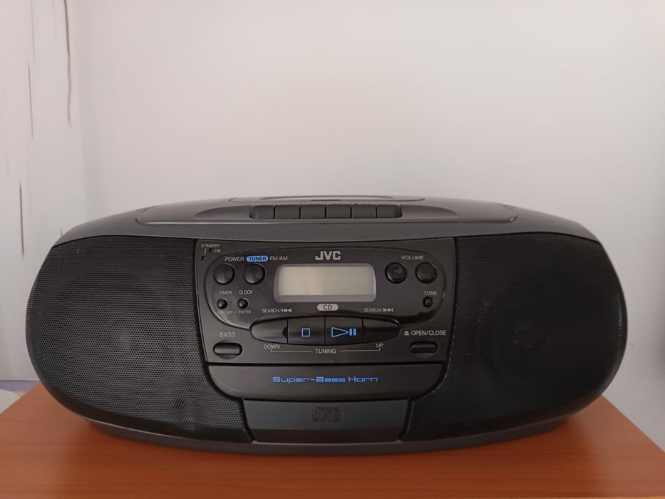 Radio casetofon cu cd JVC RC-QS11