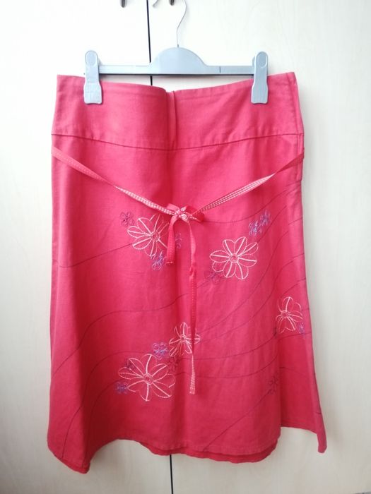 Rochie 44, cadou o fusta