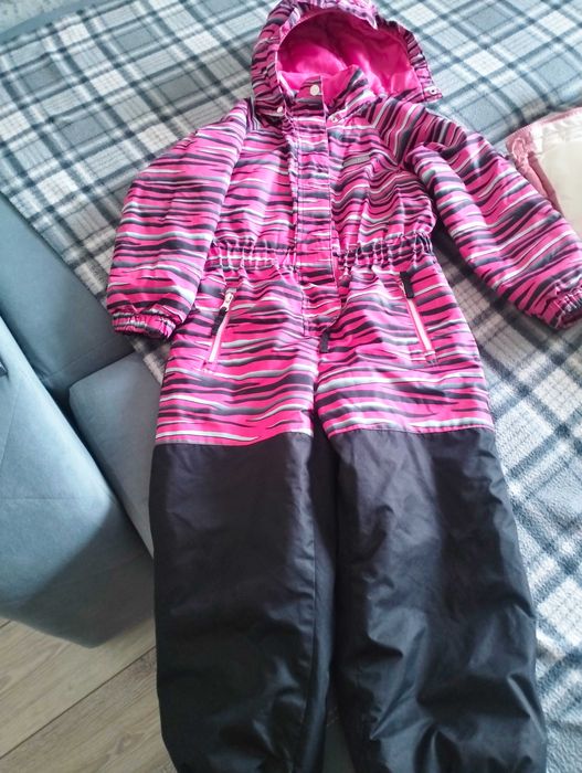 Продам пуховики для девочки