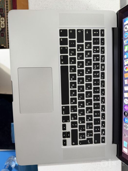 Macbook Pro 15inch/i7/16/512