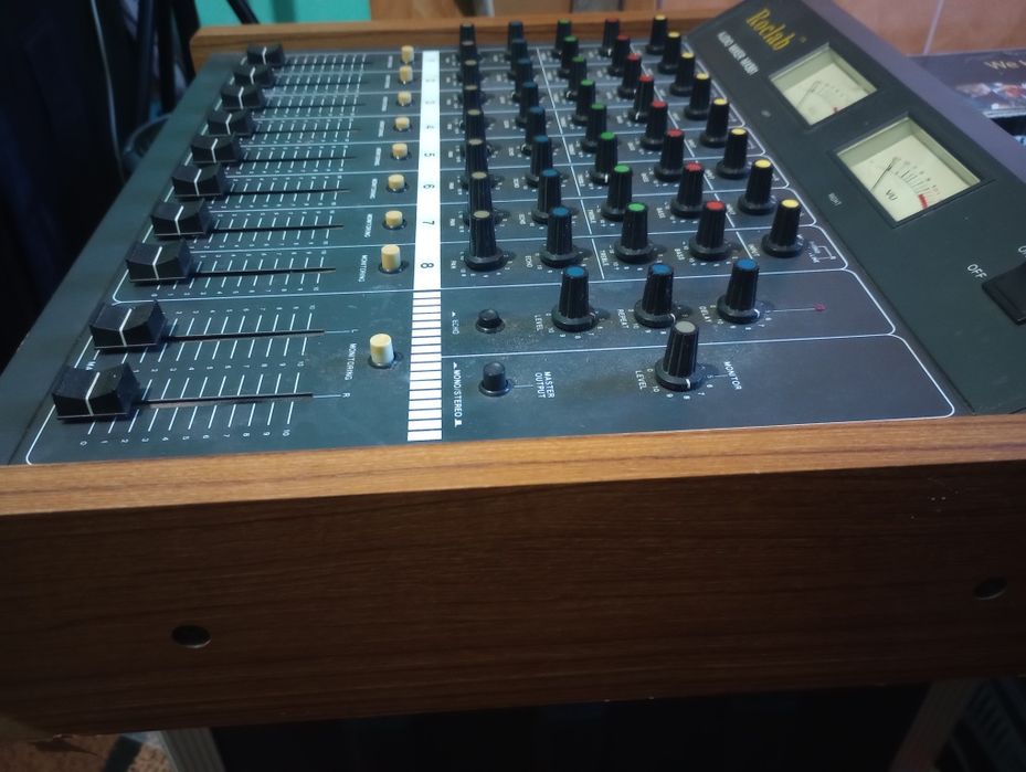 Vând  Mixer Audio Roclab MX881