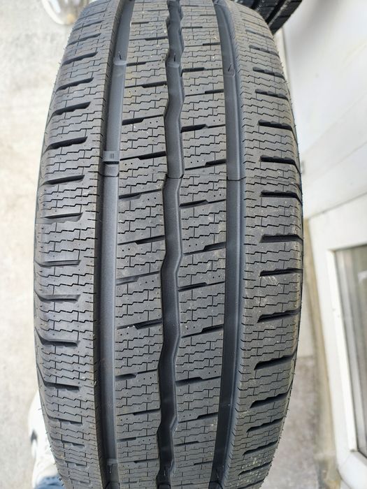2 Anvelope iarna Noi 215/65 R1555c