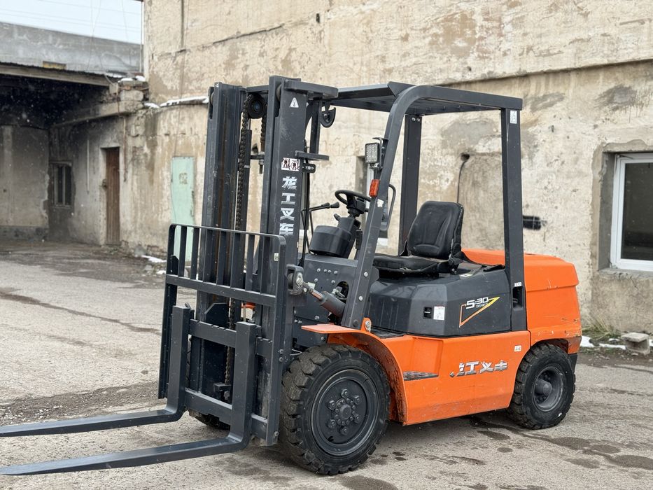 Погрузчик вилочный кара автокара