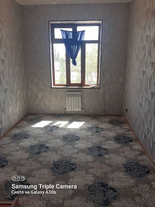 Qarshi shahar aeroport tarafda podvalga ega 2-xonali uy sotiladi.