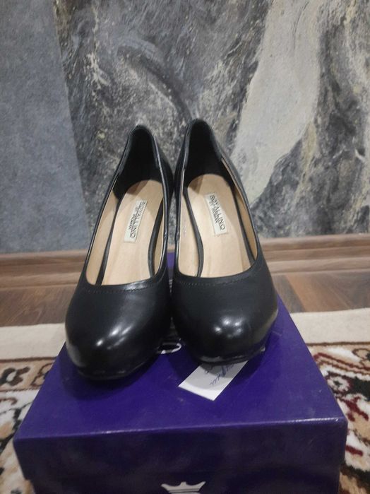 Продам женские туфли