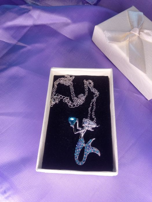 Русалка с кристали