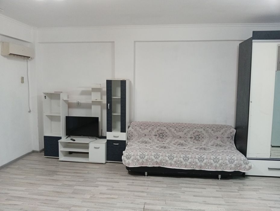 Сдается по месячно квартира