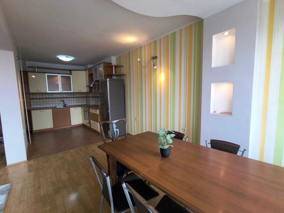 Дава се под наем Тристаен апартамент в Пловдив, Тракия - 110 кв.м за 528.36 € - Снимка #1