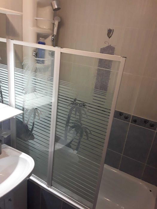 inchiriez apart. 2 camere decoman