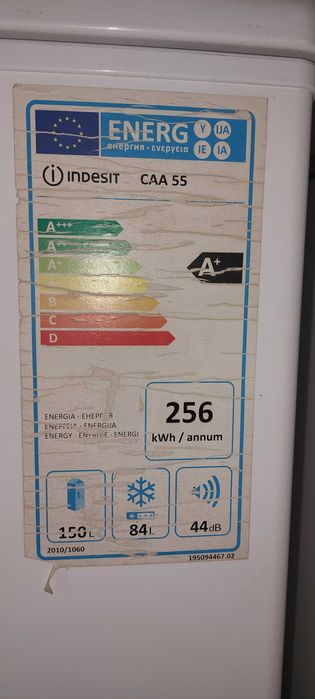 Frigider utilizat INDESIT clasa A+ 234 L (Frigider 150 L + Congelator 84) dimensiuni 173/55/53 cm / predare personală Timișoara