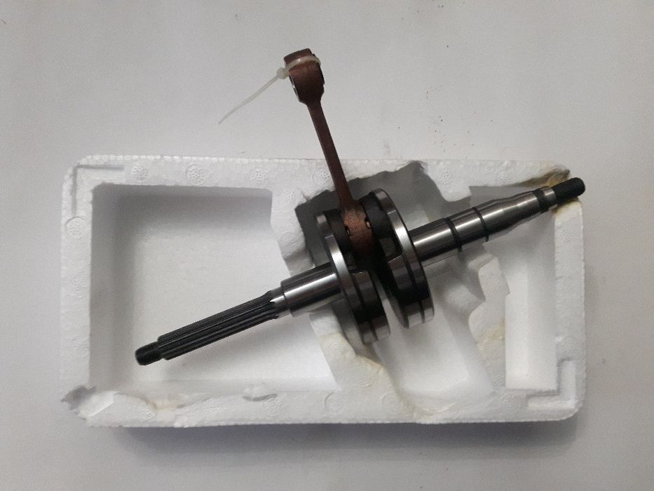 Колянов вал за скутери с двигател минарели хоризонтал