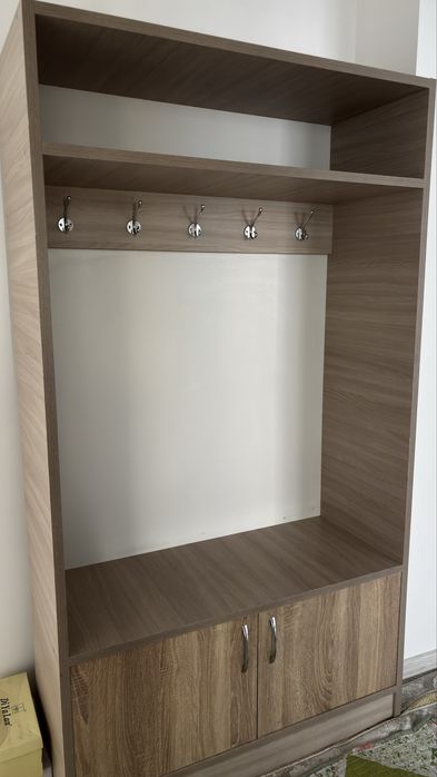 Продается шкаф в прихожую, новый