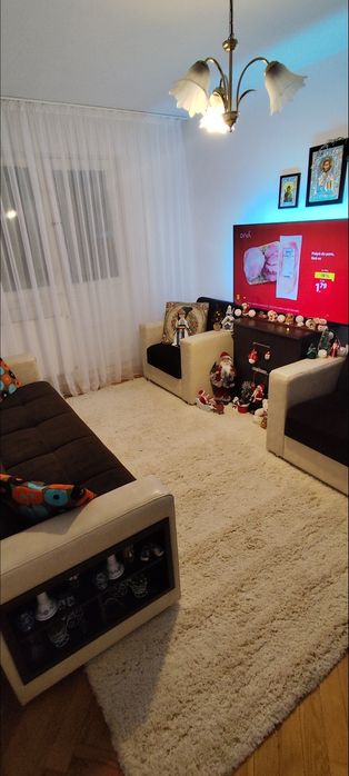 Vând covor living 2/3 m culoare crem
