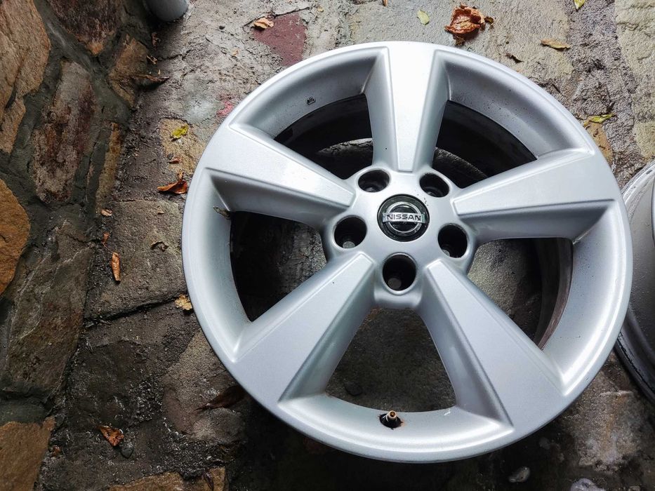 Нисан Кашкай 17 цола 5x114,3 оригинални лети джанти Nissan 5x114,3