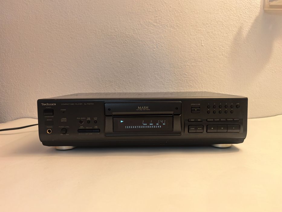 CD Player Technics SL PS670A cu telecomanda originala