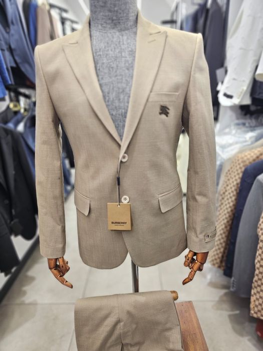 Costum BURBERRY barbati super calitate