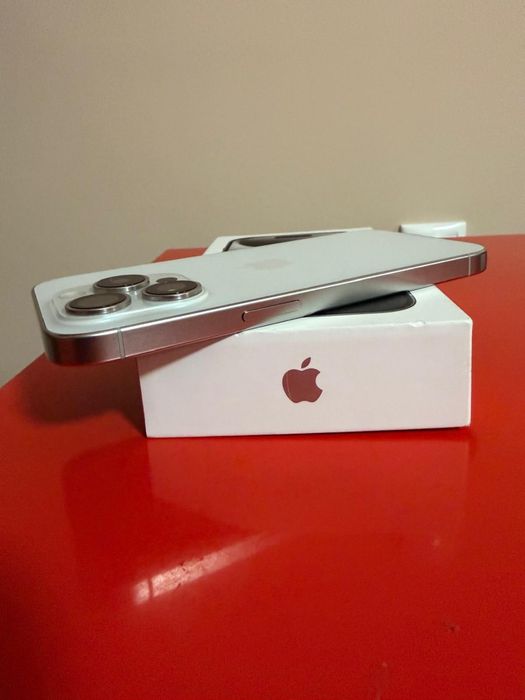 Iphone 15 pro withe 128 Gb