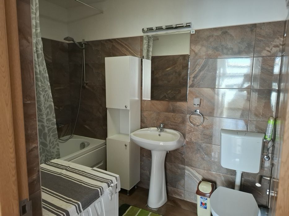 Inchiriez apartament 2 camere