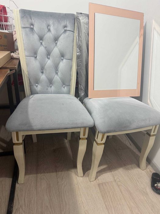 Мебель для гостиной, для беседы, круглый стол со стульями