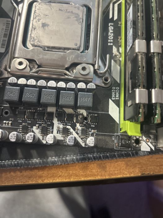 Материнская плата 2011