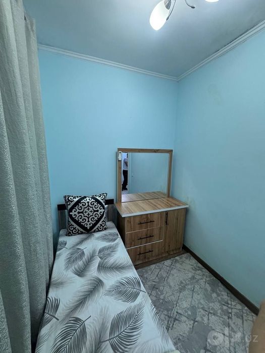 Сдам квартиру на Чиланзаре-12кв студентам работникам 
На месяц
