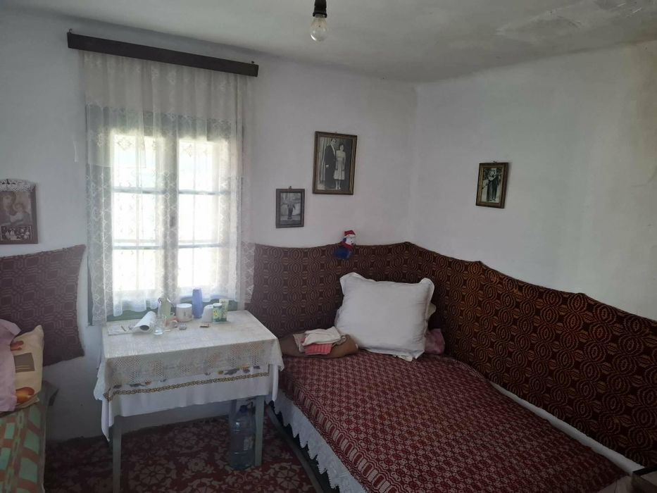 Casă de vânzare în sat Busu, comuna Grecești, județul Dolj.
