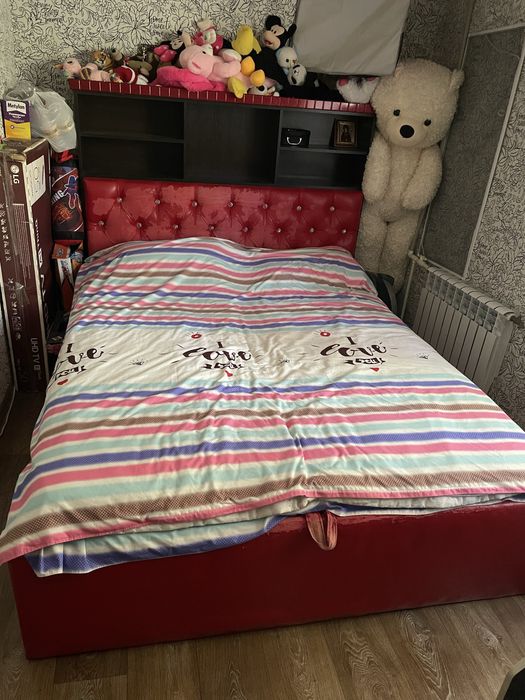 Продам двуспальную кровать