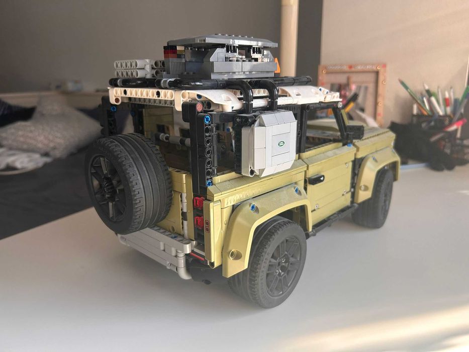 Lego Technic Land Rover Defender