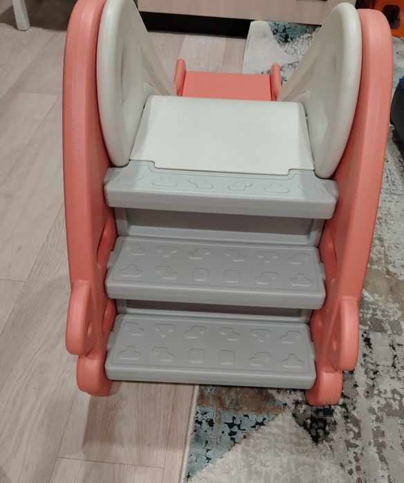 Детская горка. Пластиковая.