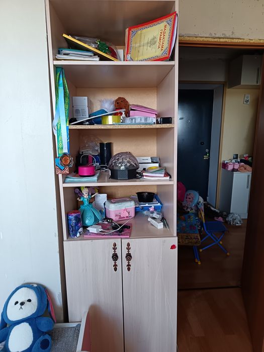 Продам шкаф, стол тумба и полку