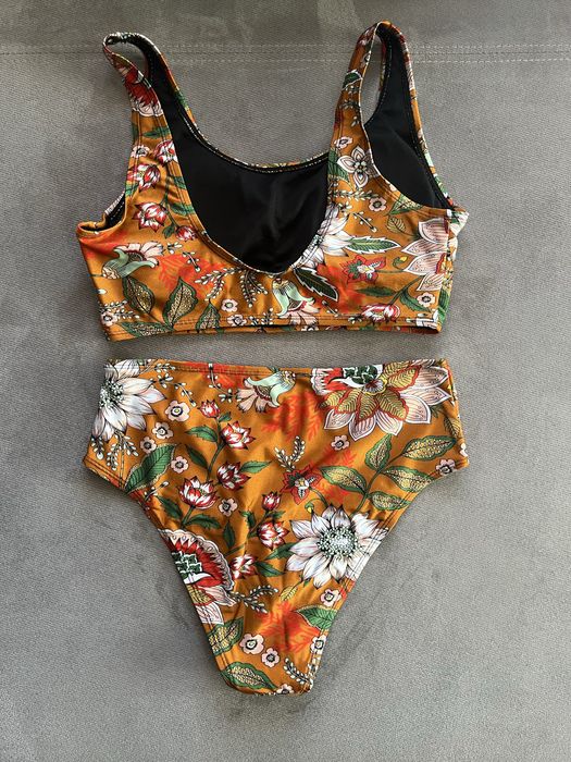 Дамски шарен бански