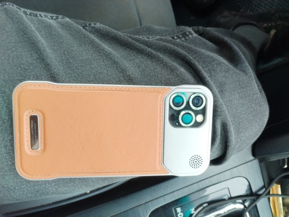 Два чехла на айфон 12про новый