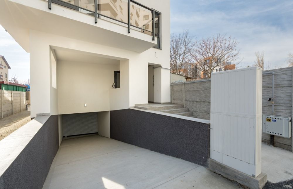 Închiriez loc parcare subteran - Politehnica / Grozăveşti, imobil mic