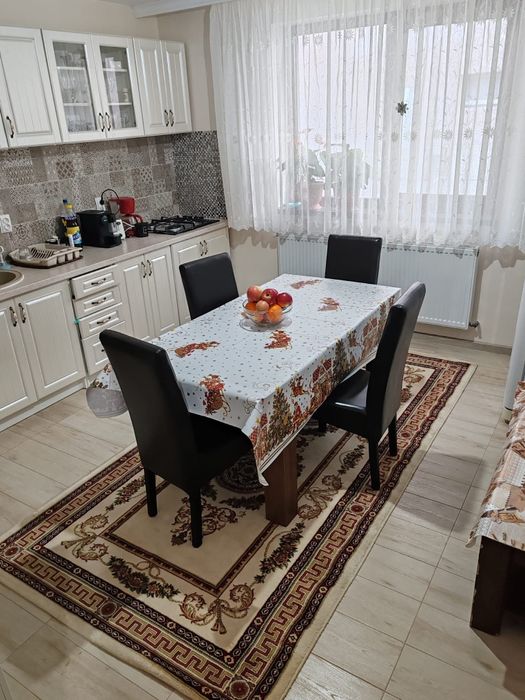 Casă de vânzare Cazasu