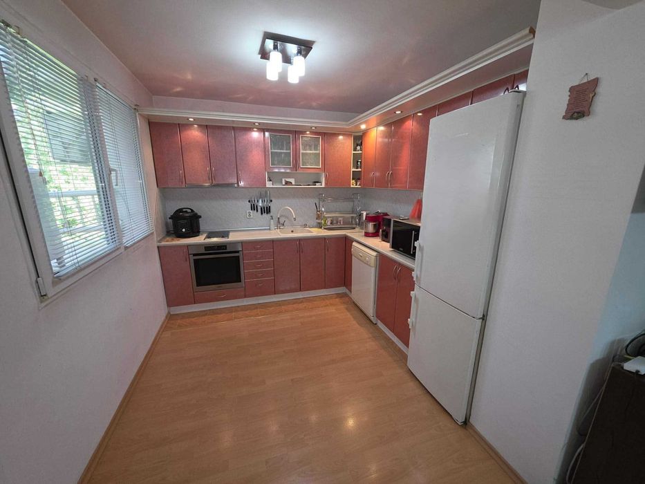 Продава се Мезонет в Търговище, Център - 160 кв.м за 1032 €/кв.м - Снимка #2