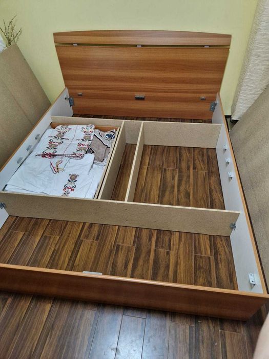 Pat dormitor 163/200 cm, fără saltea, ladă depozitare.