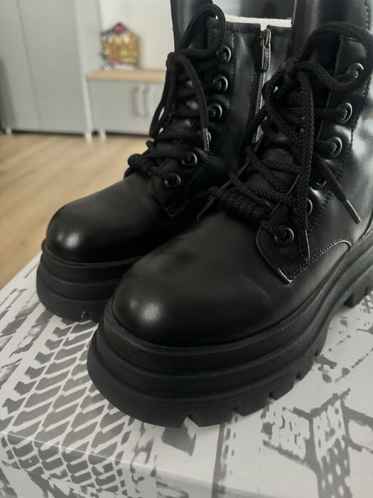 Ghete dama Gryxx piele Nr 38, ca noi!