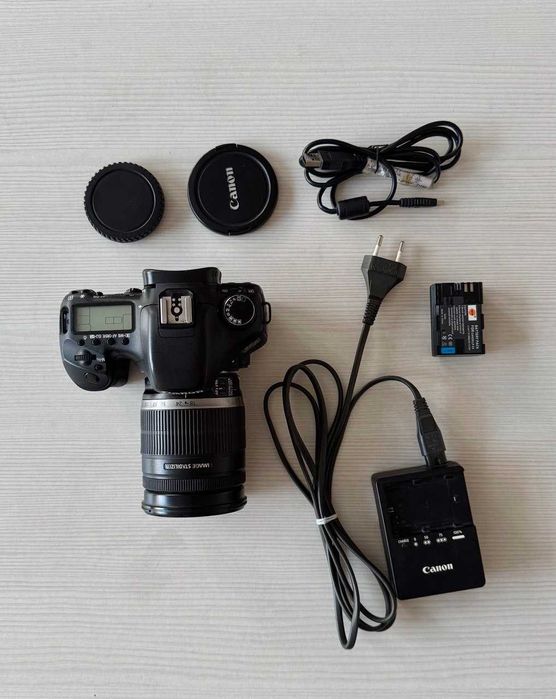 Canon EOS 7D + Canon EF-S 18-200mm / комплект