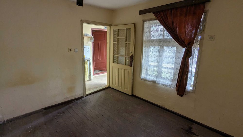 K – 1864 Две къщи в един двор в кв. Добровски